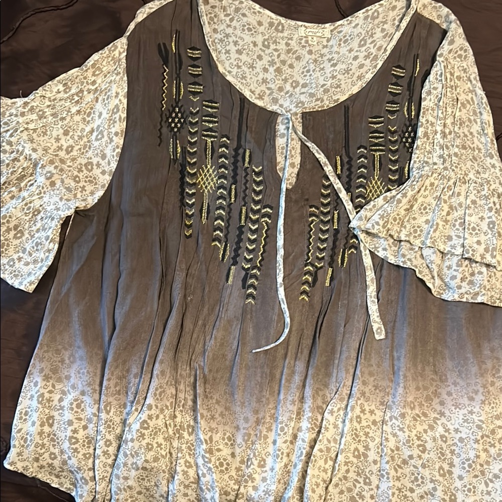 Gimmicks Floral Embroidered Women's Top